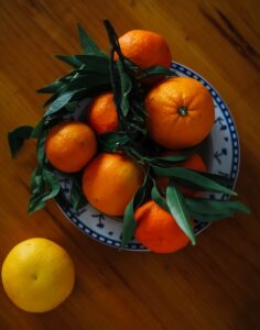 a bowl of oranges